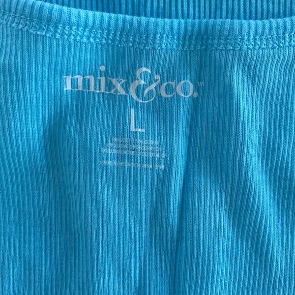 NWT Women's Ribbed Tank Size L - Picture 3 of 5